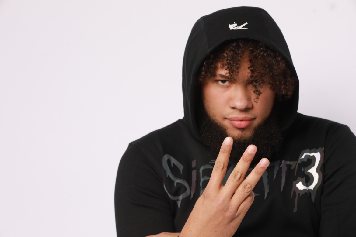 El artista YoungKilla73 compartió su nuevo tema Syrup.