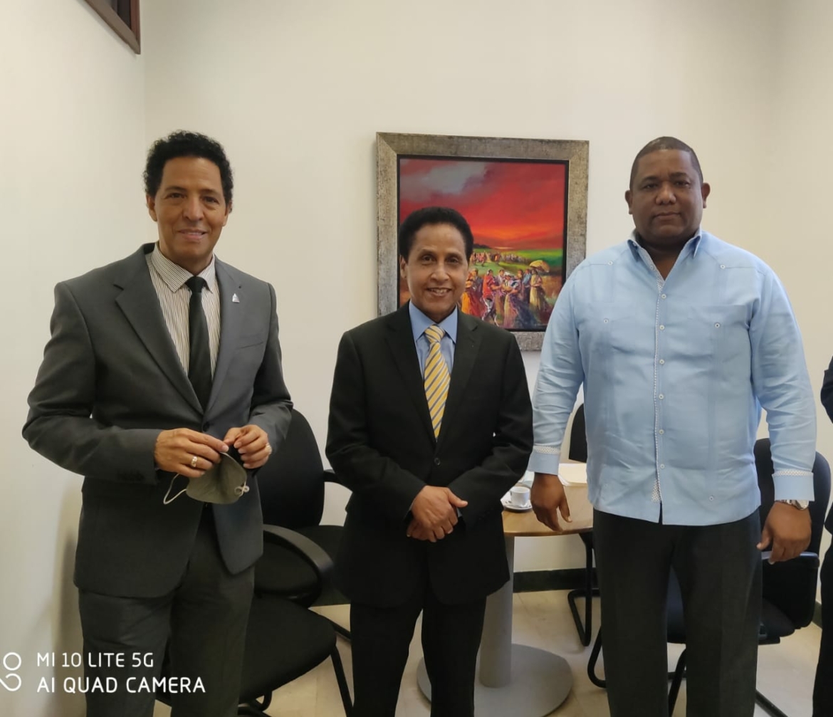 FOTO Viceministro de Cultura Fernando Antonio Cruz (Bonny Cepeda), Carlos Batista y Víctor Minaya