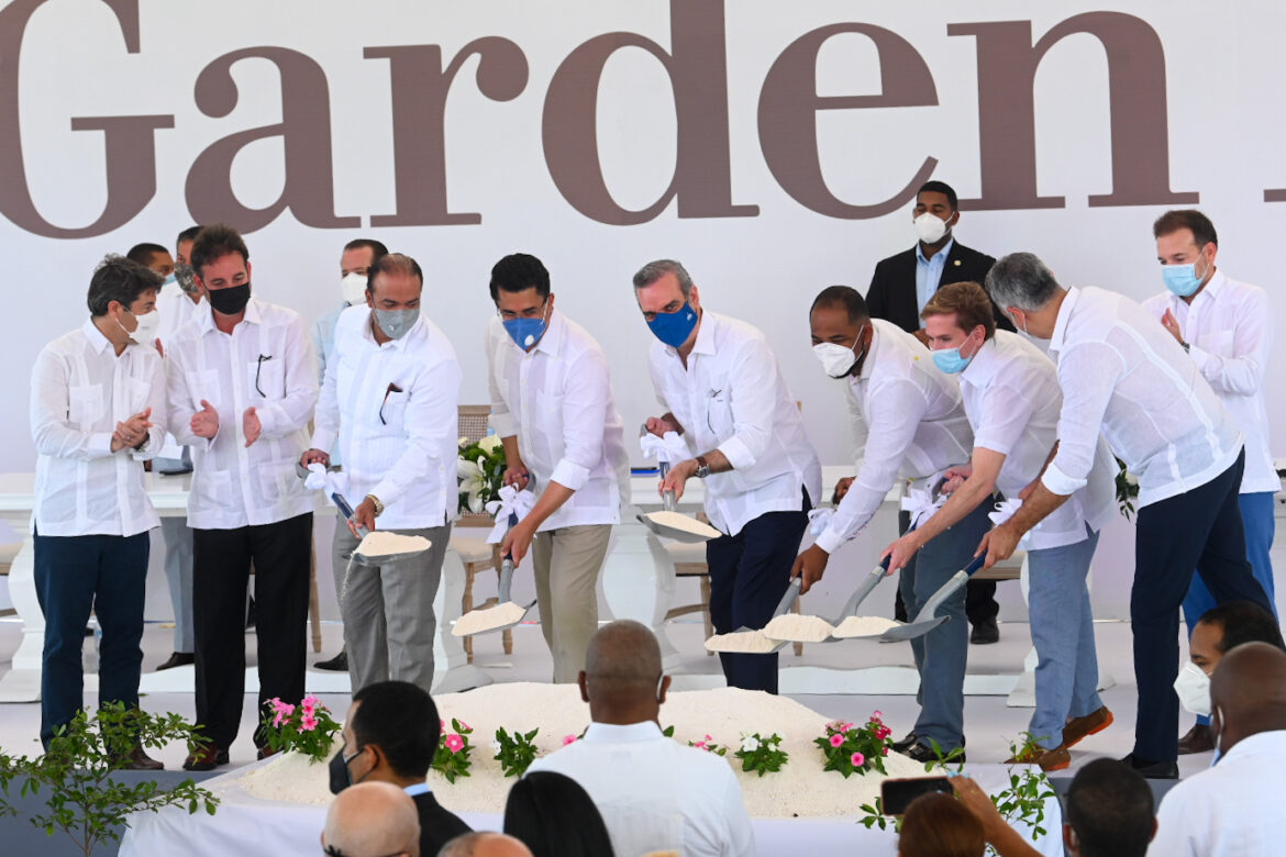 El gobierno sigue entregando obras para fortalecer la recuperación del turismo.-