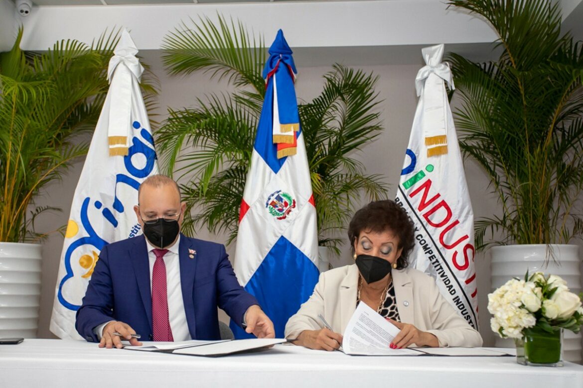 Ulises Rodriguez Convenio entre Proindustria y el INAIPI beneficiará a hijos empleados de zonas francas