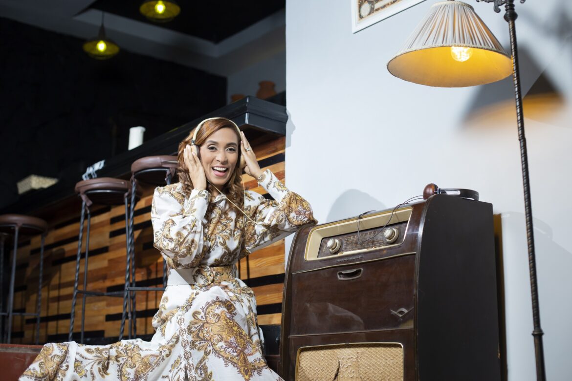 Yadhira Pimentel, Conduce Madre SOS Radio