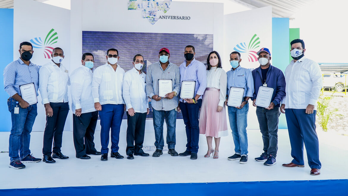 Leonard Ramirez, Rafael Beltré, Renato Núñez, José Bautista, Néstor Rodríguez, Roger Javier, Luca Rojas, Ana Pou, Edwin Zapata, Fremio de la Rosa y Mario Camacho
