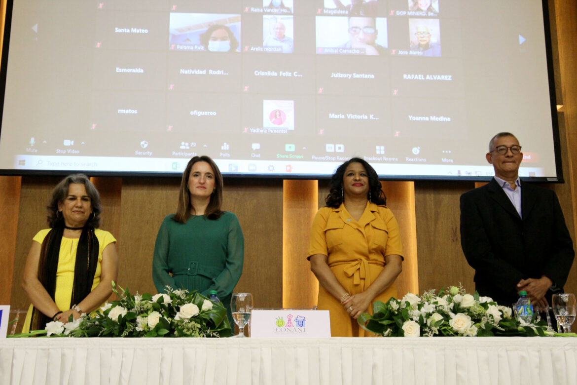 Tahira Vargas, Virginia Saiz, Paula Disla, Thomas Polanco (2)