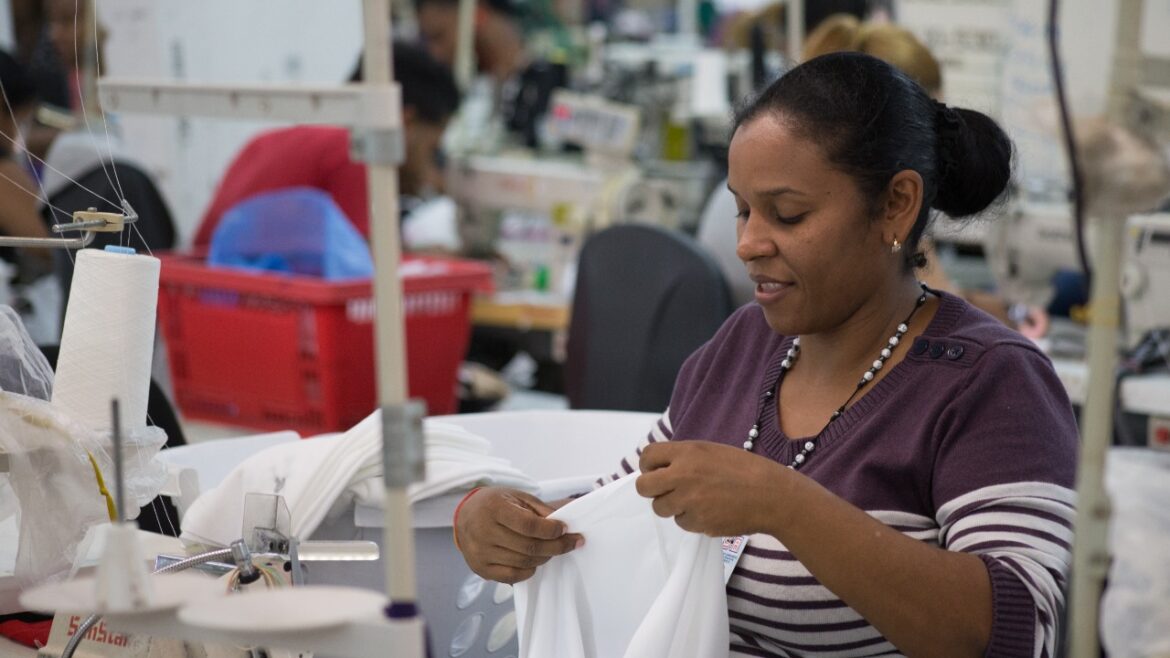 2. Confecciones y Textiles