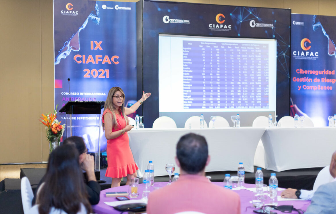 Eliana Díaz, de la Super intendencia de Seguros