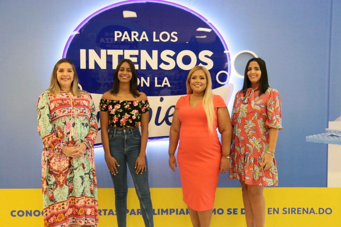 María Teresa Fernández, Rosmery Herrand, Gema Camacho y Arianne Davila.