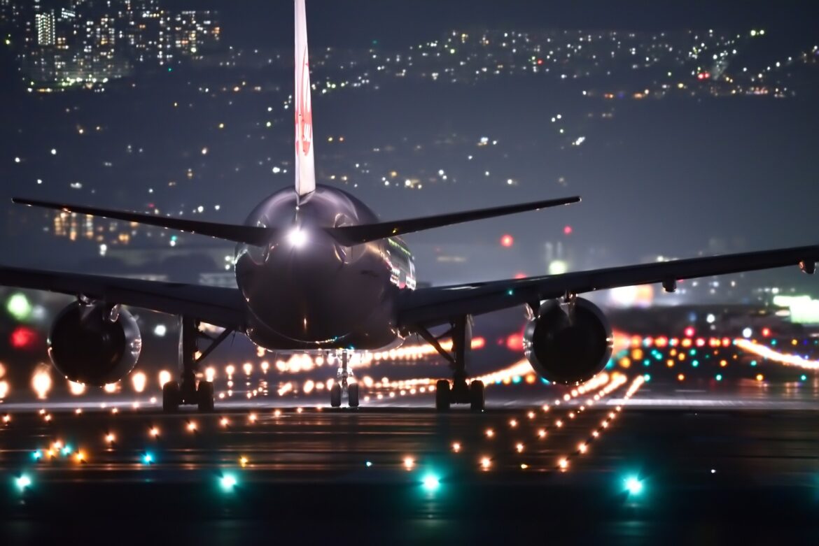 night-flight-ga60795a95_1920