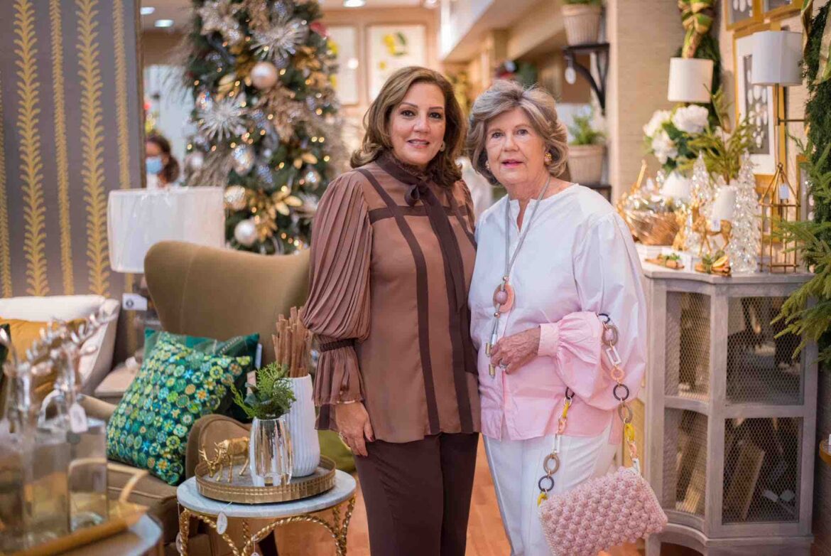 Marua Kury y Rosalia Gomez de Caro