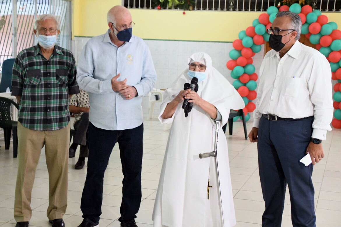 Cena Navideña en el hogar de anciano San Francisco de Asis_ 03