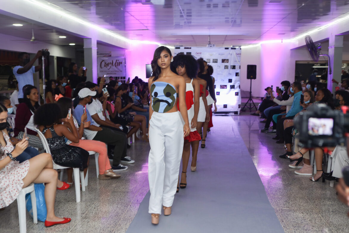 Lucida pasarela en el CarMir Fashion Day