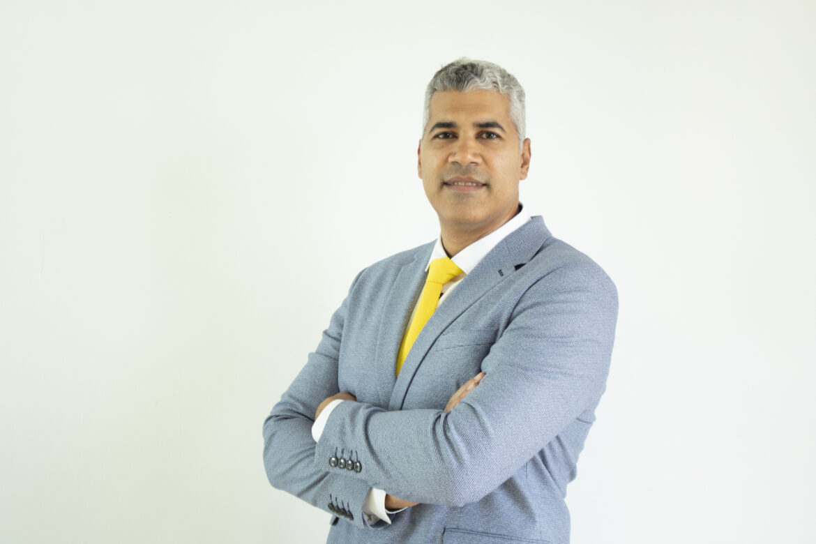 Doctor Edward Féliz Abreu, Ginecólogo-Obstetra de Hospiten Bávaro