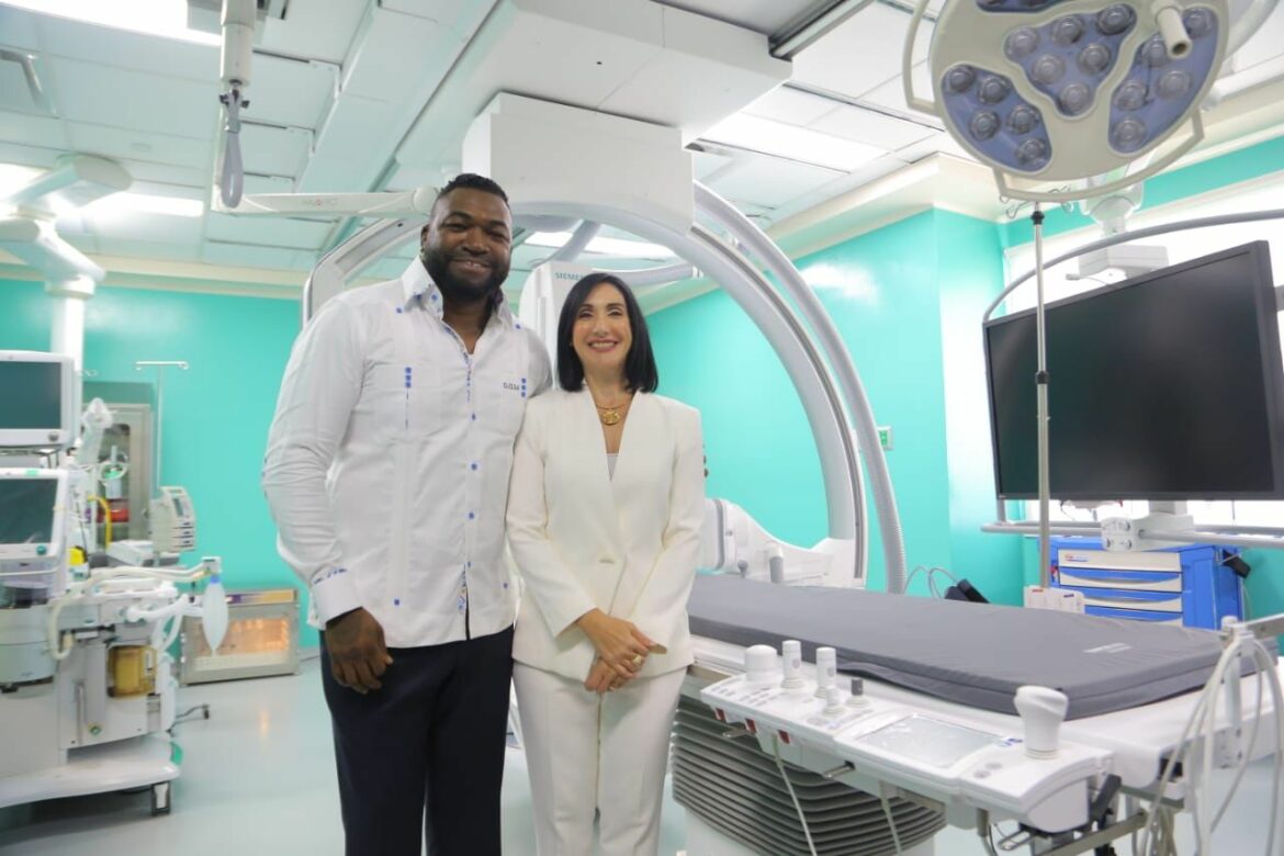 a9c5a554-david-ortiz-dona-moderno-equipo-para-cateterismo-6217b7c261d91