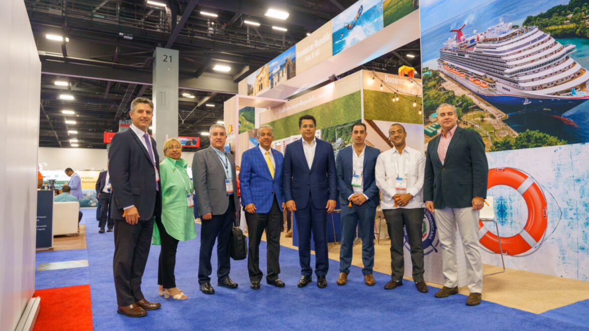 Stand RD feria cruceros