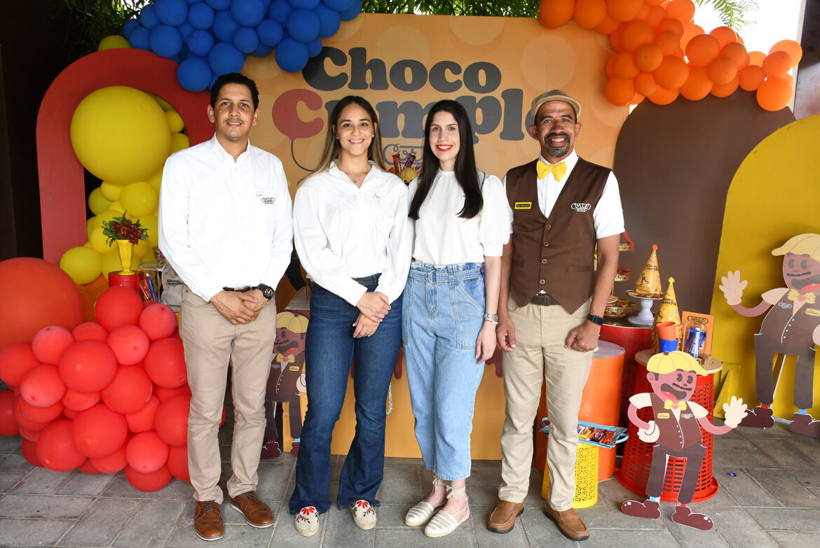 Foto Principal 1 Carlos Vélez, Felisa Vázquez, Marcelle Garcia y Don Chocolatín.