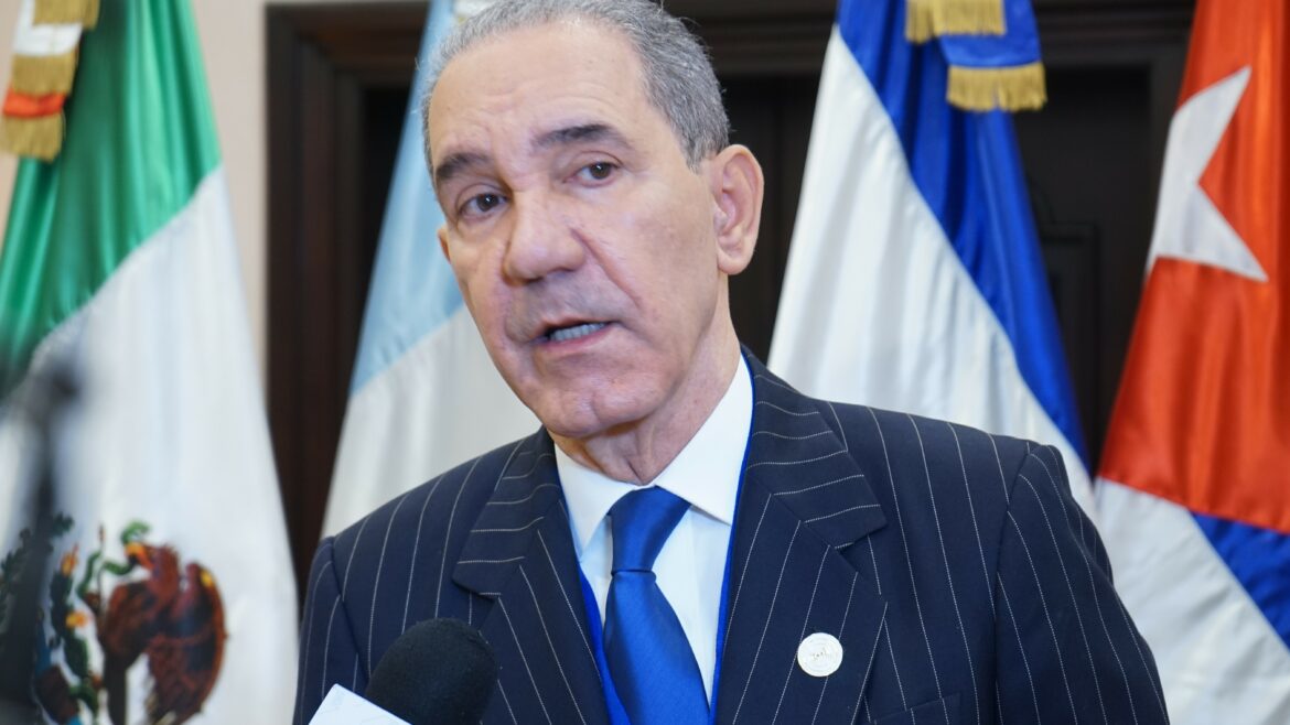 García Fermín insta a países de Iberoamérica asumir compromiso de enfrentar desafíos implican la transformación digital.