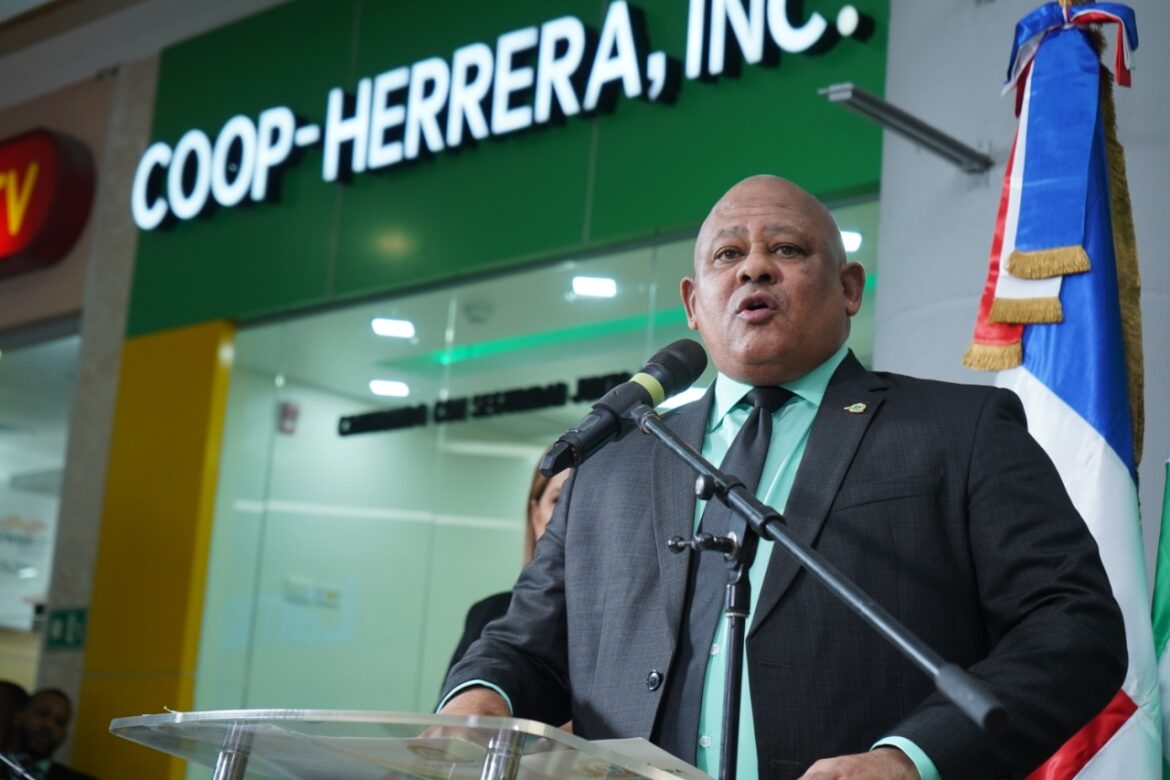 Jorge Eligo Méndez Perfez, administrador general de COOP-HERRERA – copia (1)