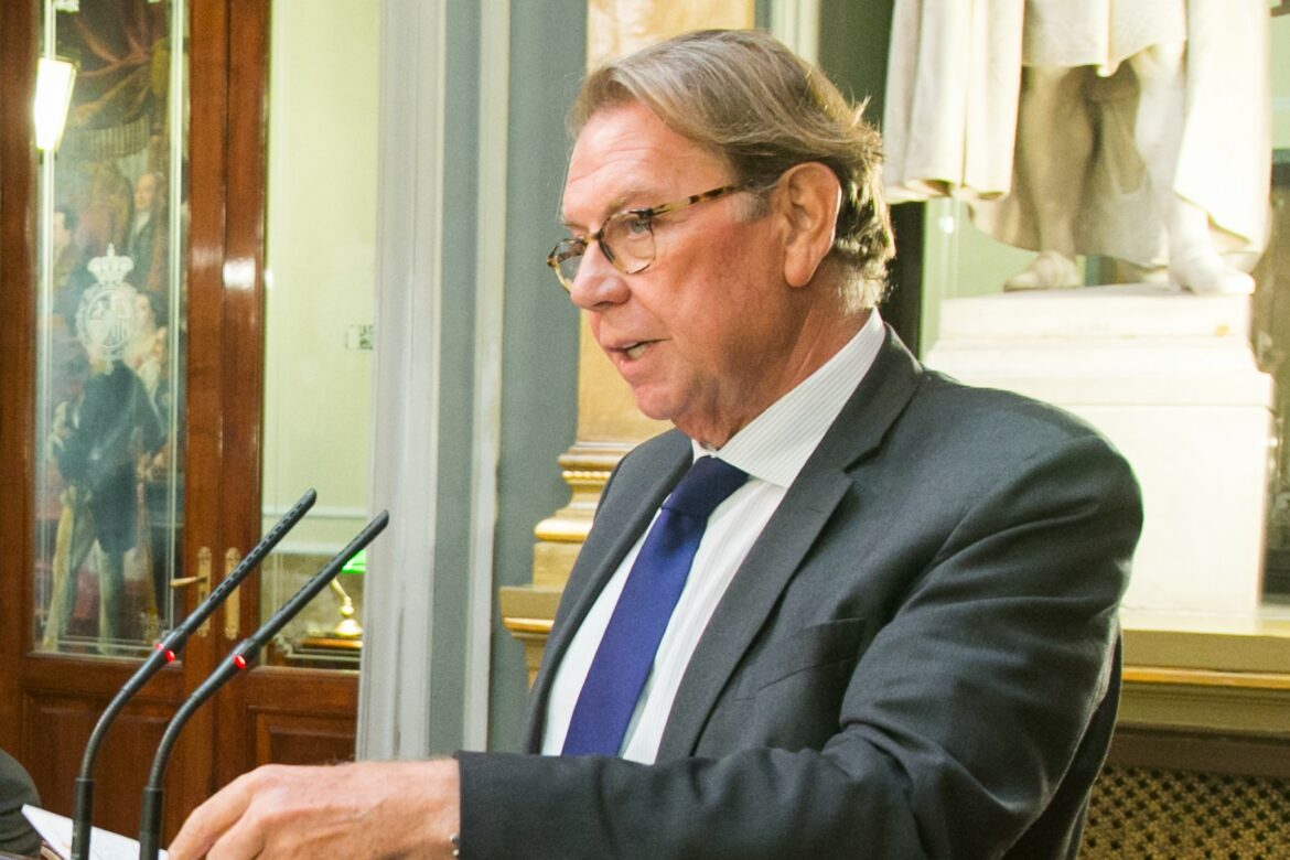 Presidente Fundación Econ y Salud en el Senado