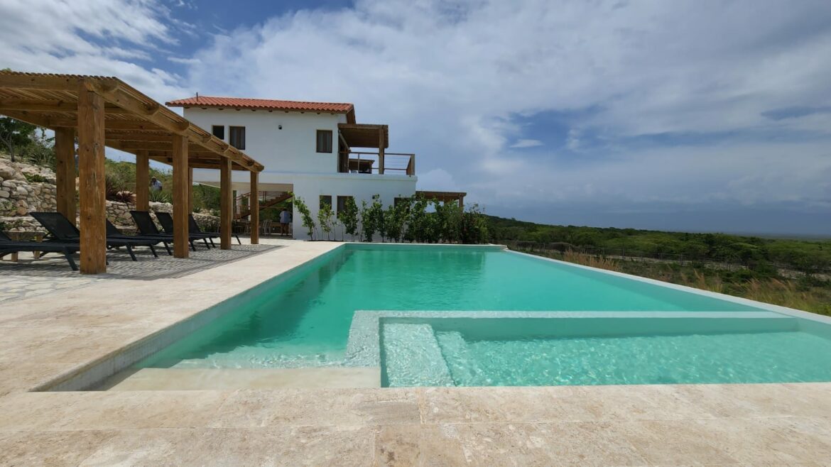 Hotel Altos de La Caobita, un emprendimiento social eco amigable en el corazón de Azua.