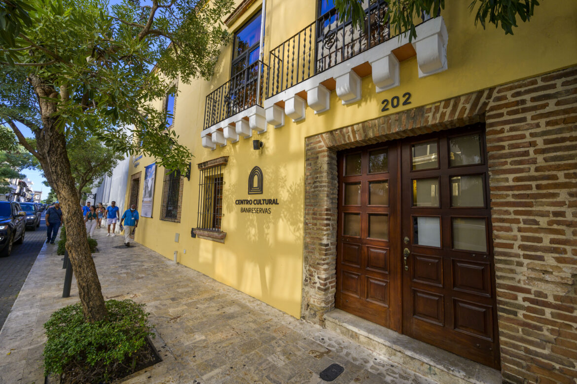 “Libros que suenan”, coloquio sobre literatura y música en el Centro Cultural Banreserva