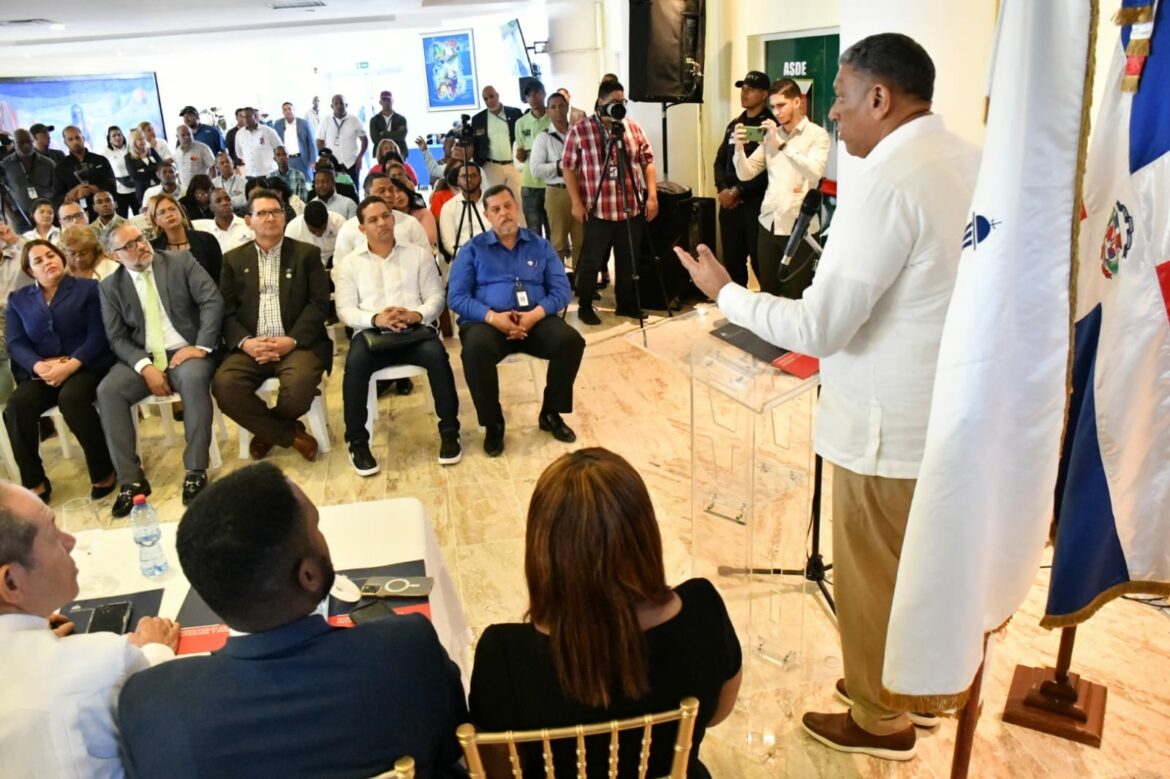 El ministro Jesús Vásquez asegura armas no volverán a las calles