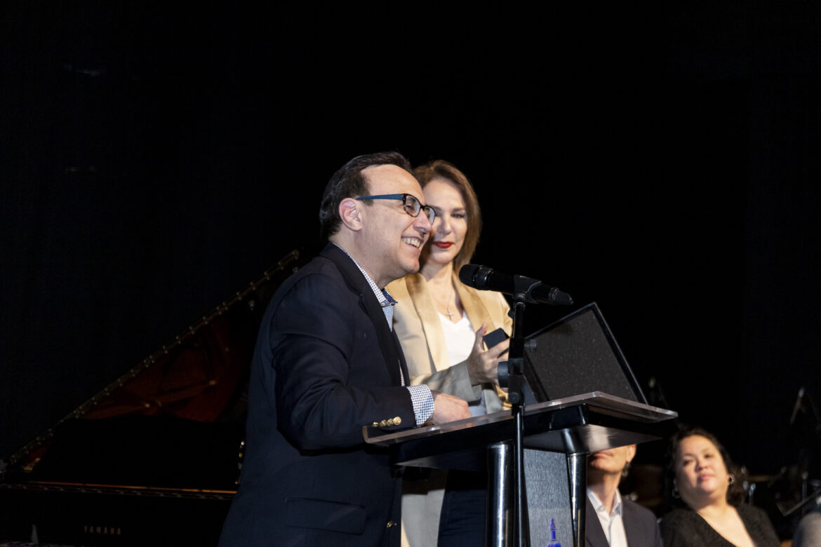 El pianista Michel Camilo ha sido reconocido por el Conservatorio Nacional de Música como profesor honoris causa de dicha institución, título que se otorga por primera vez.