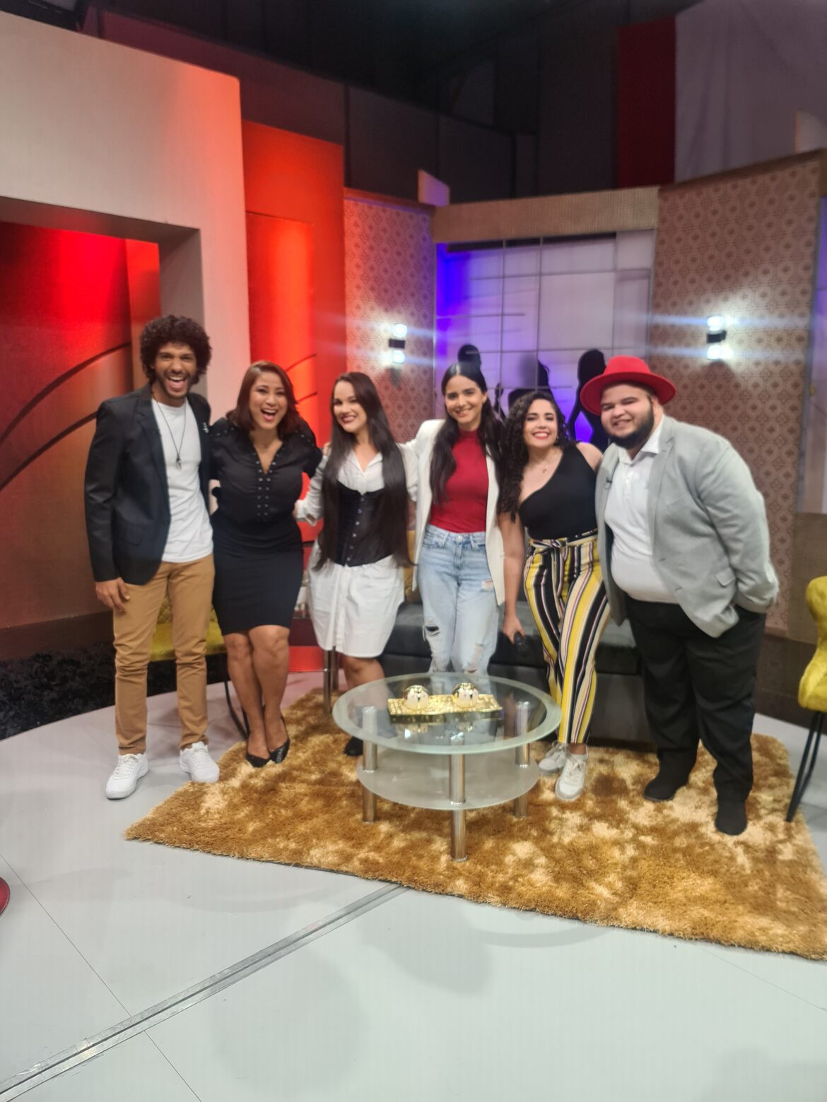 Yenny Polanco Lovera con los entrevistados de esta semana.