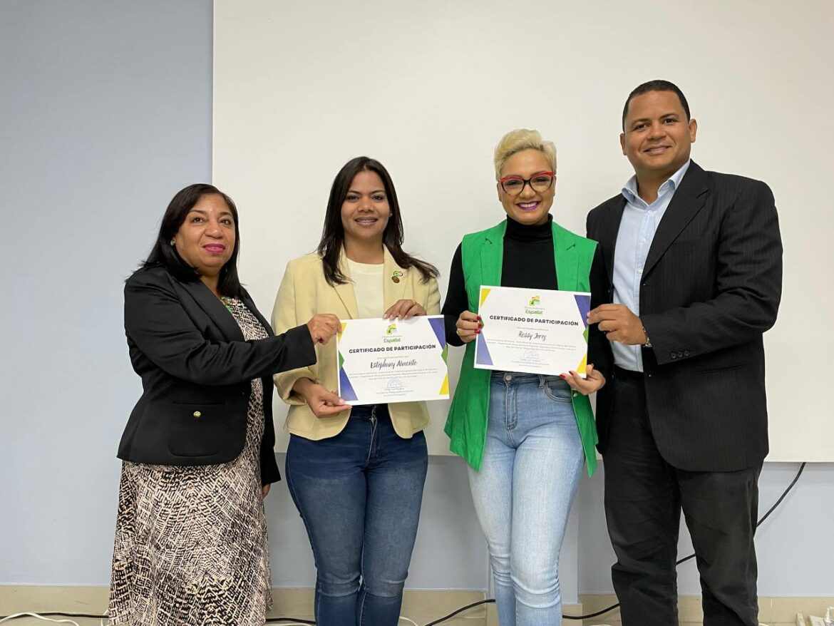 15. Rosa Rivas, Estephany Almonte, Rossy Jeréz, César Rosario