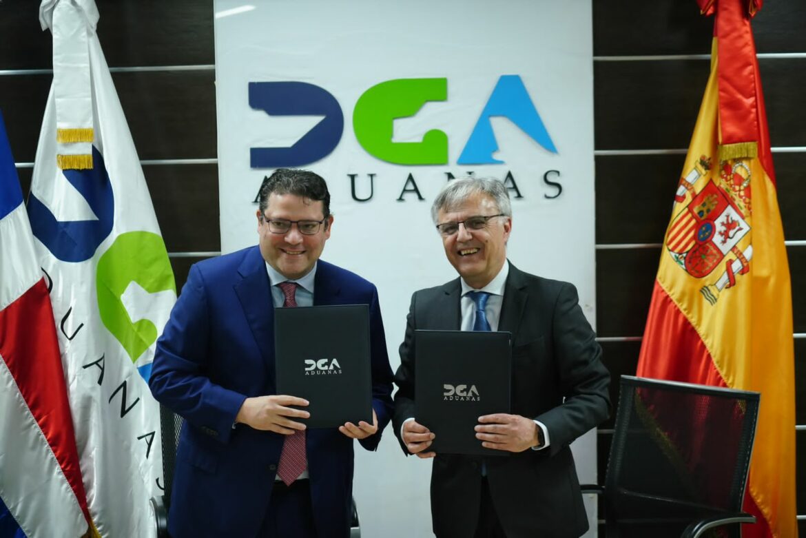 Foto 1 Eduardo Sanz Lovatón y Manuel Badal, director Académico de CESTE.