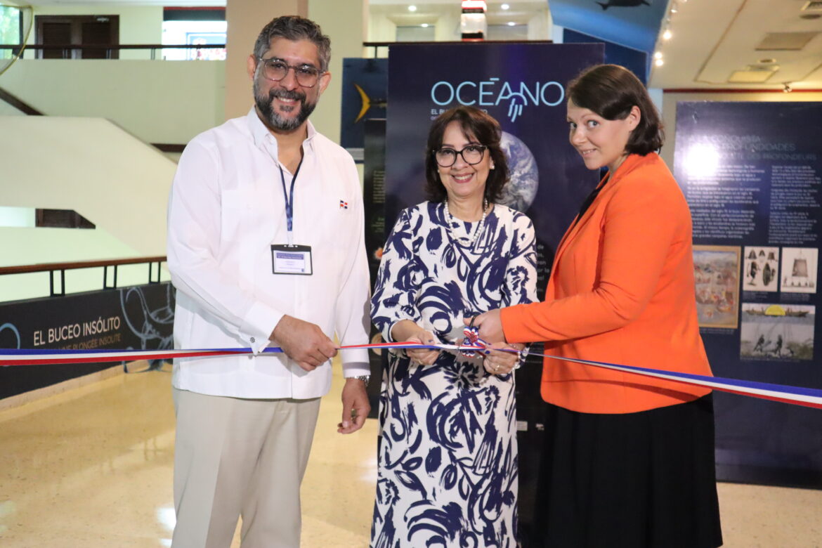 Inauguracion exp Oceano (2)
