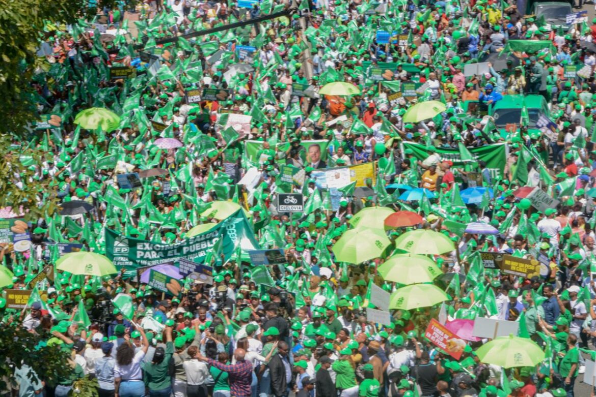 Miles marcha Fuerza del Pueblo