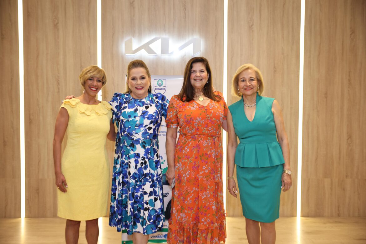 La Dra. Pilar Constanzo, la Sra. Jatnna Tavárez, la Sra. Sonia Villanueva y la Sra. Matilde Farach-min