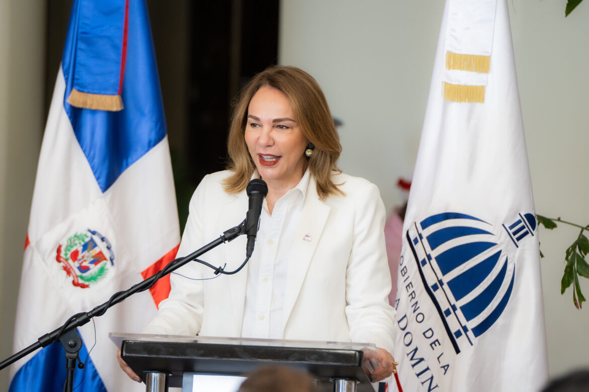 Ministra de Cultura, Milagros Germán, encabezó el relanzamiento del Premio Internacional Pedro Henríquez Ureña
