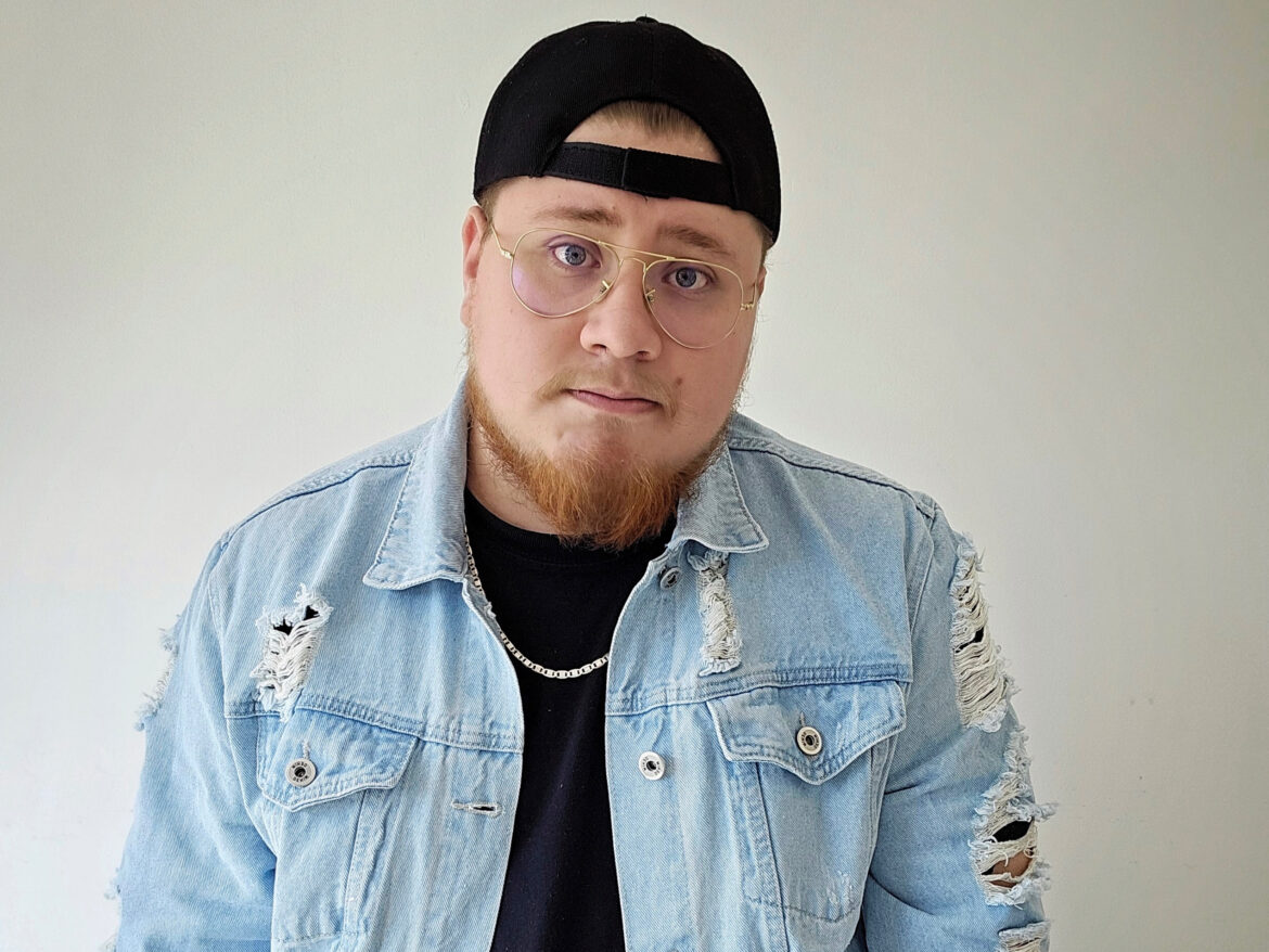 A03C7DEF-2248-441C-9BBF-7C9DC48E3488