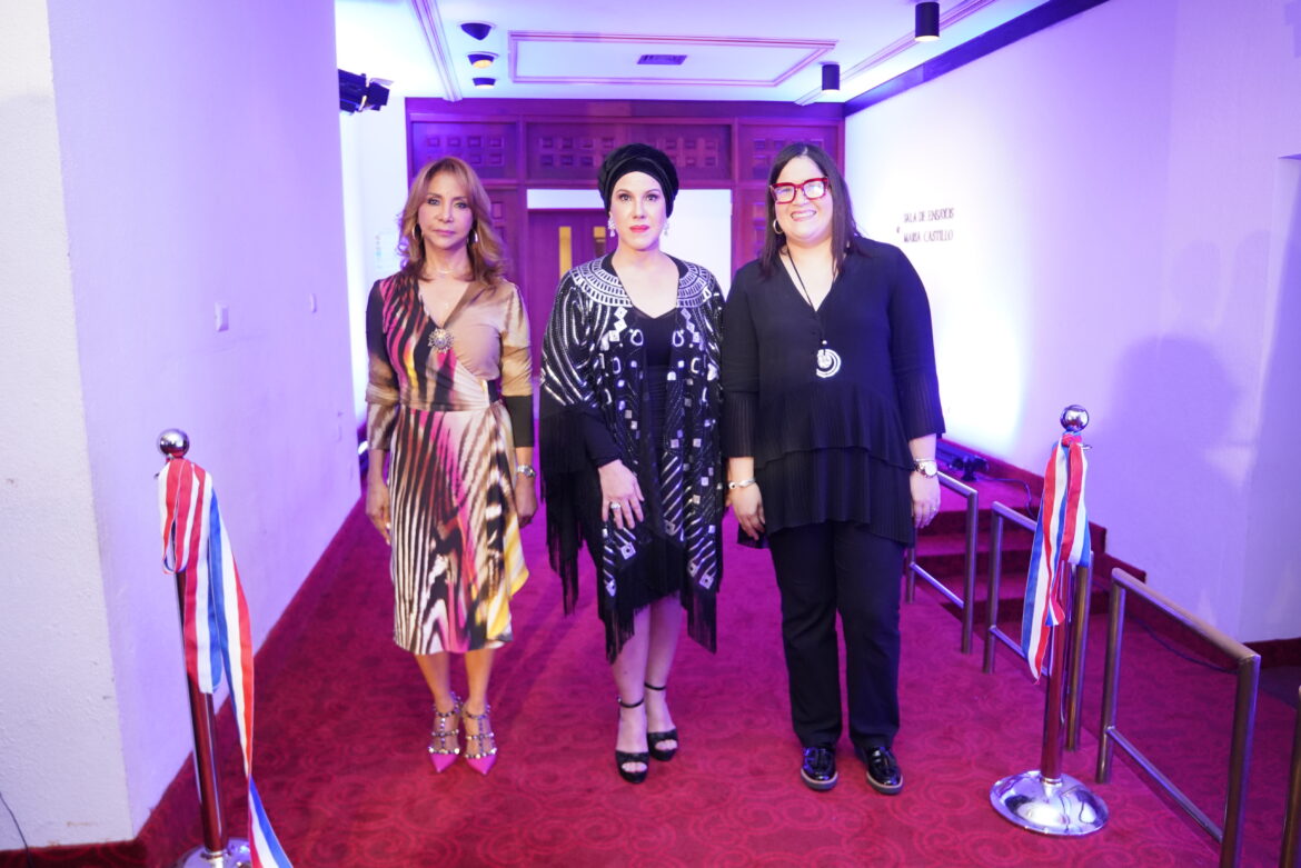 Fátima Guzmán, María Castillo y DanielaTovar