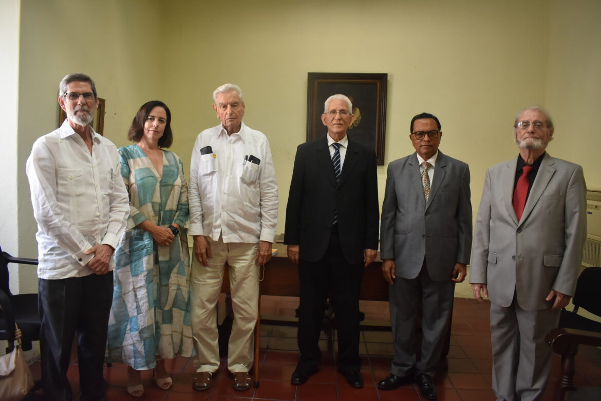 Parte de los miembros de la Junta Directiva