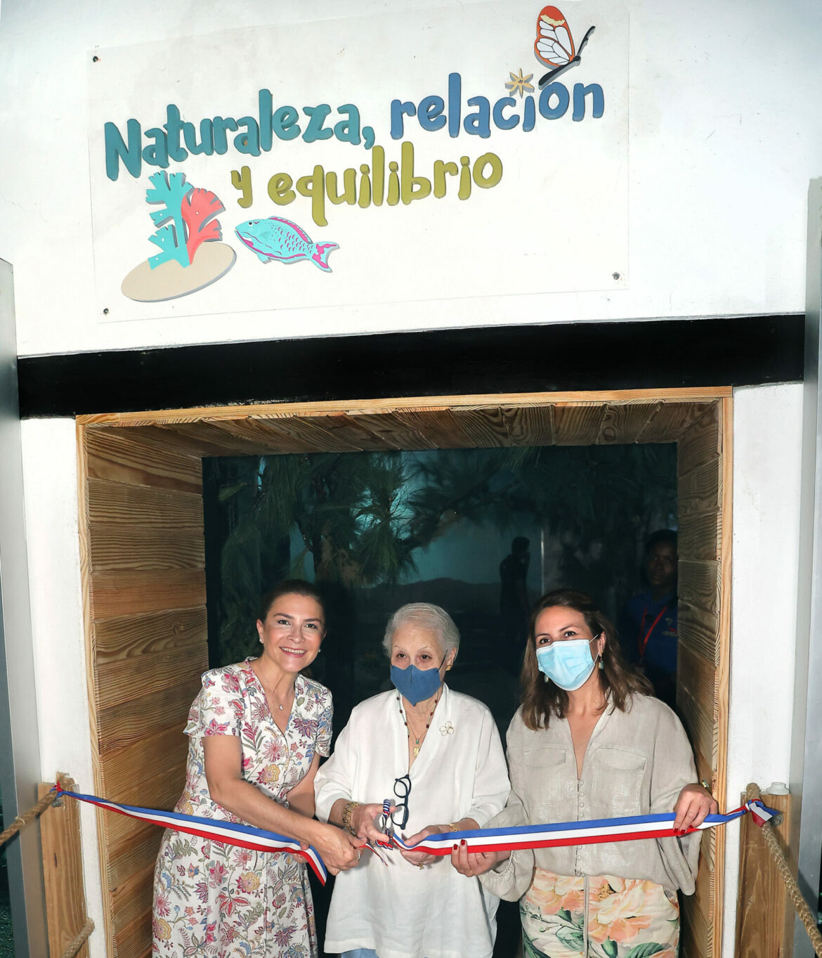 1-R6__9654 – Corte de Cinta, Alcaldelsa Sra. Carolina Mejía, Dra. Rosa Bonetti y Sra. Lissa Mejía
