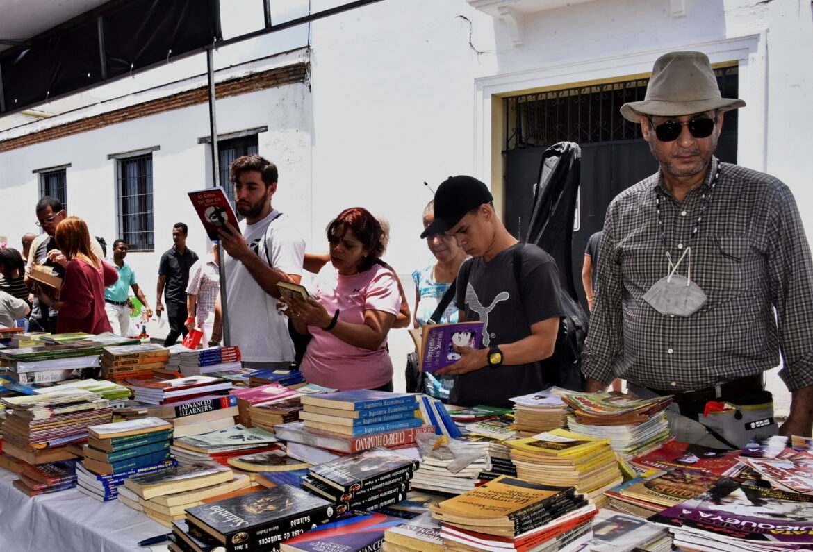 Cuatro grandes pabellones acogerán a librerías y editoras durante la FILSD 2023