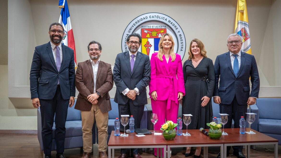 Nelson-Jimenez-Eduardo-de-la-Parra-Hugo-Gomez-Apac-Ana-Carolina-Blanco-Wallis-Pons-y-Ricardo-Vinatea el Tratado de Berna