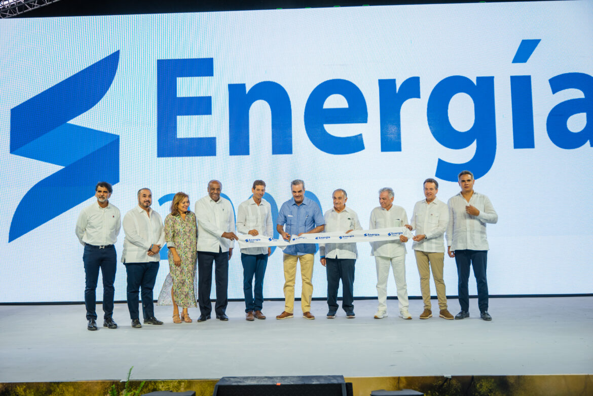 PRINCIPAL – Jesus Fuentes, Carlos Martí, Silvia Vela, Antonio Almonte, Jaime Santana Bonetti, Luis Abinader, Don Carlos Martí Besonias, Don Arturo Santana, Victor Bisonó y Guillermo Estrella