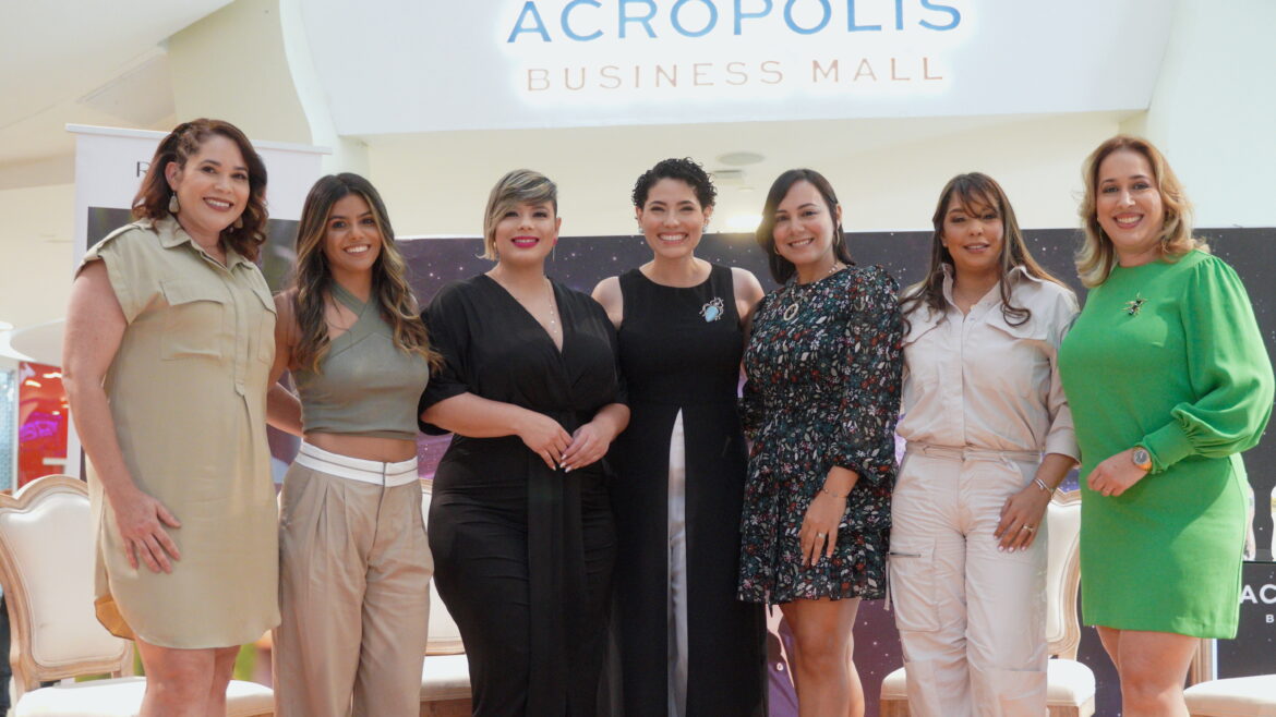 Maria Alonzo, Badelys Palma, Yara Gonzalez, Lidia Lopez, Marianne Pimentel, Sandra Cosme y Patricia Garcia