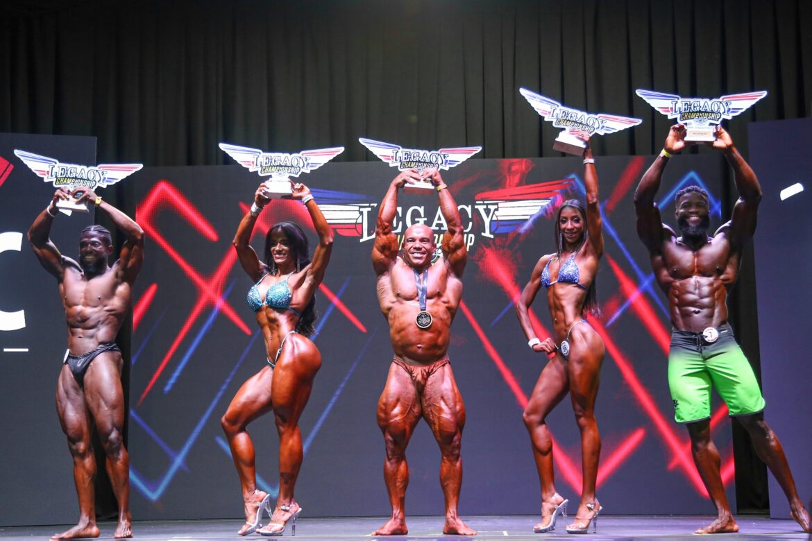 Pasada competencia del Legacy -Rannsel Santana Hernández ,Elisa Alcántara ,Rony Nicolo Vásquez ,Katia Salazar y Steven Flervil