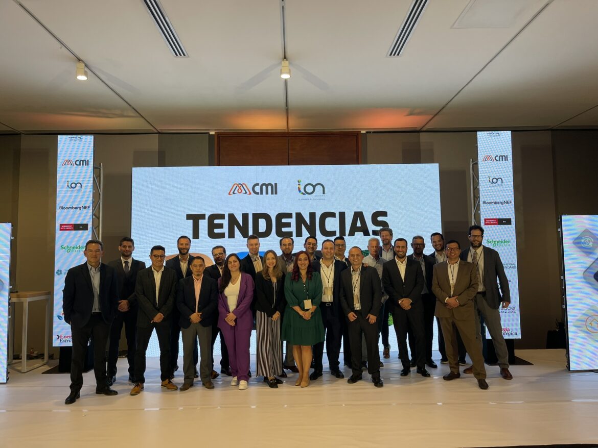 Fotografía Oficial- Equipo CMI Energía ION Energy y expositores