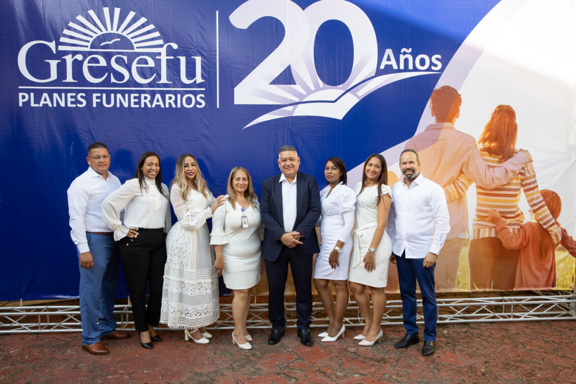 Héctor Porte, Raquel Cuesto, Katiusca Báez, Angelita Disla, Joaquín Hilario, Luisa Berroa, Josefina Valdez y Alexis París