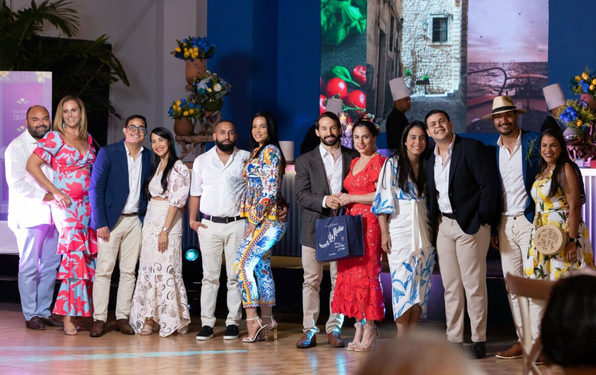 Parejas durante la cena