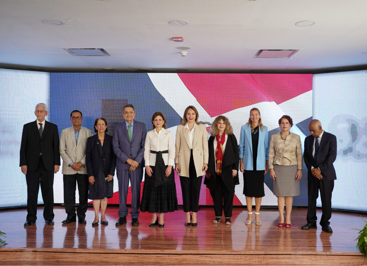 El acto estuvo encabezado por la vicepresidenta de la República, Raquel Peña