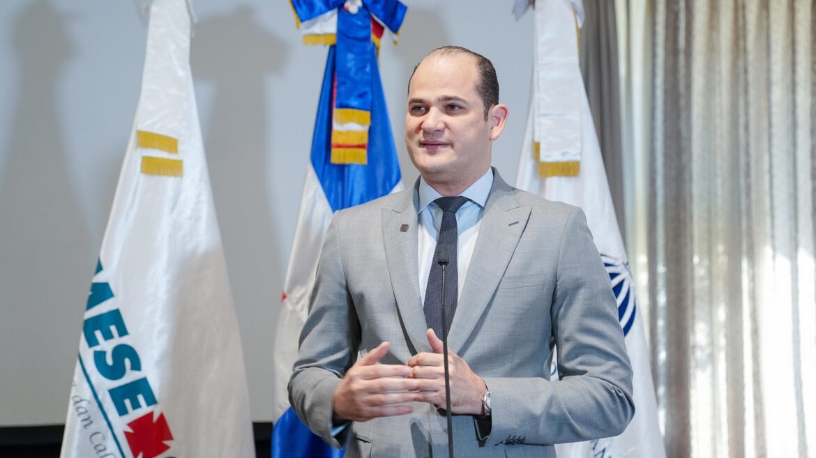 El director de PROMESECAL, Adolfo Pérez.