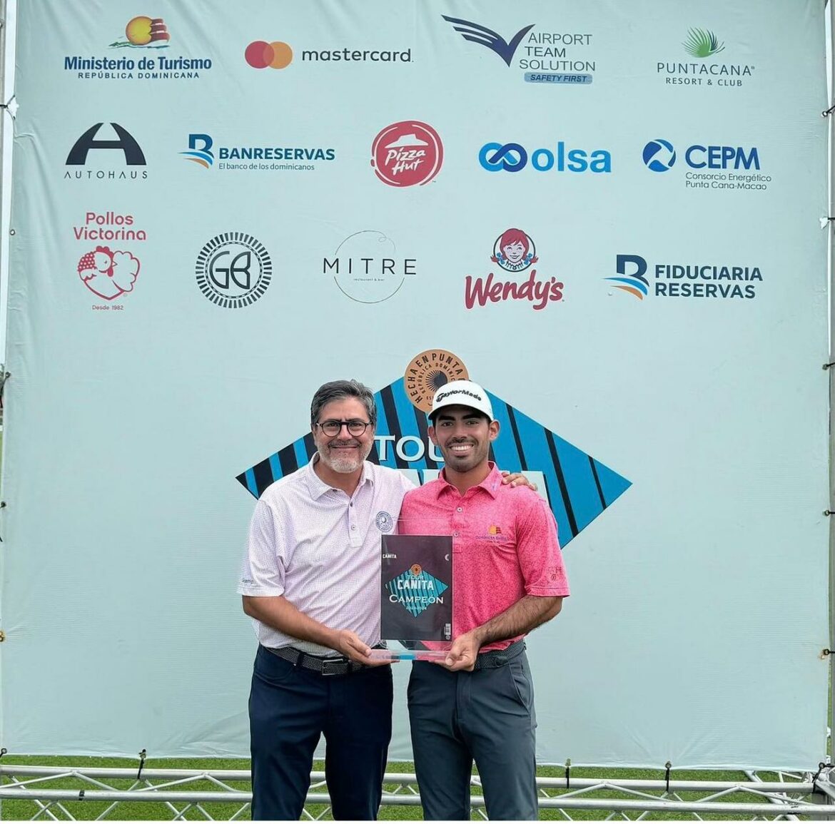 Juan Jose Guerra y Robert Guerra, su padre