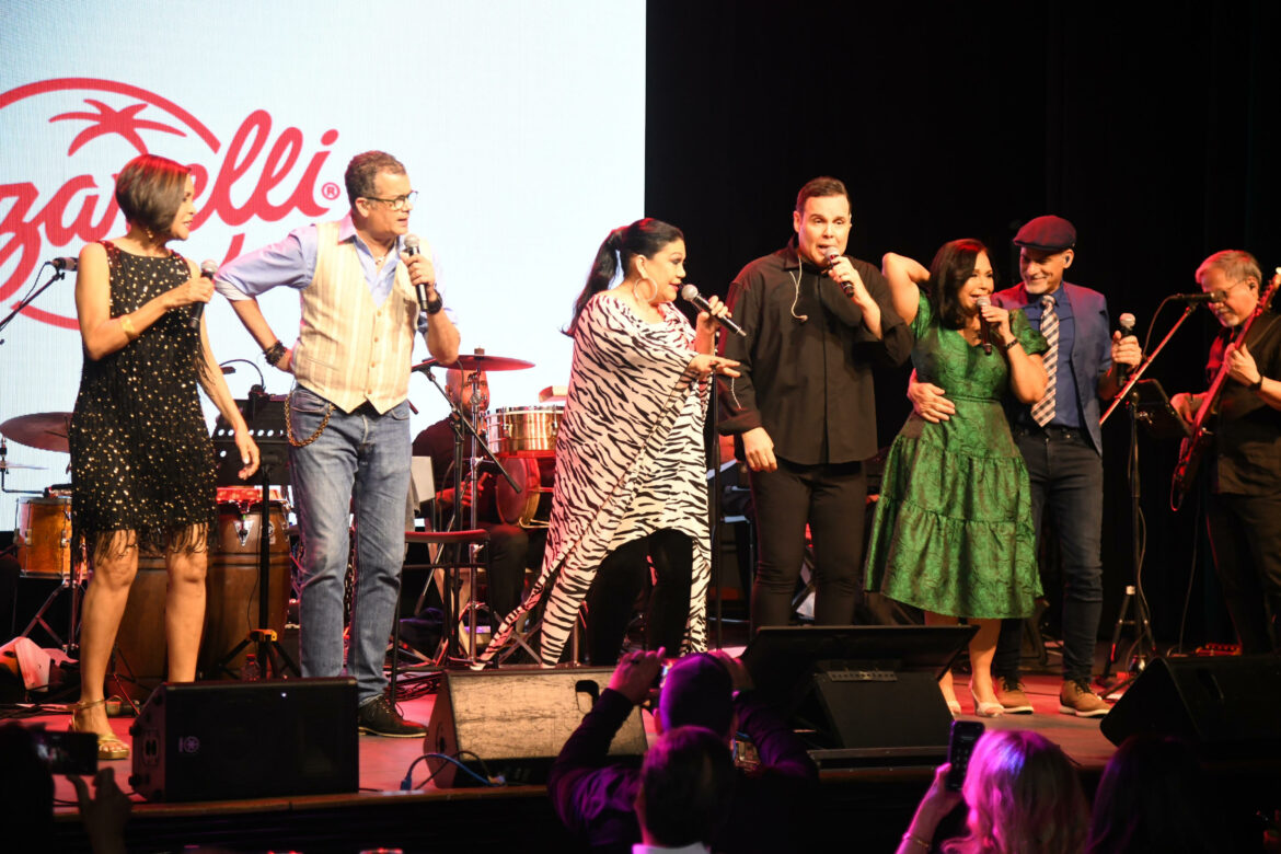 Navidad entre Amigos, Frank y los 440, lunes 27 de noviembre