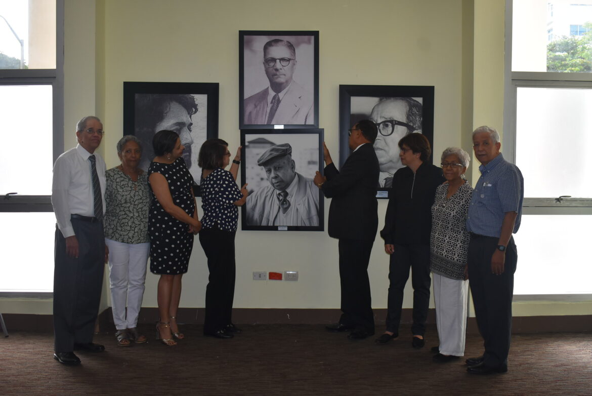 Colocación retrato de Manuel Mora Serrrano en la Galería de las Letras Dominicanas