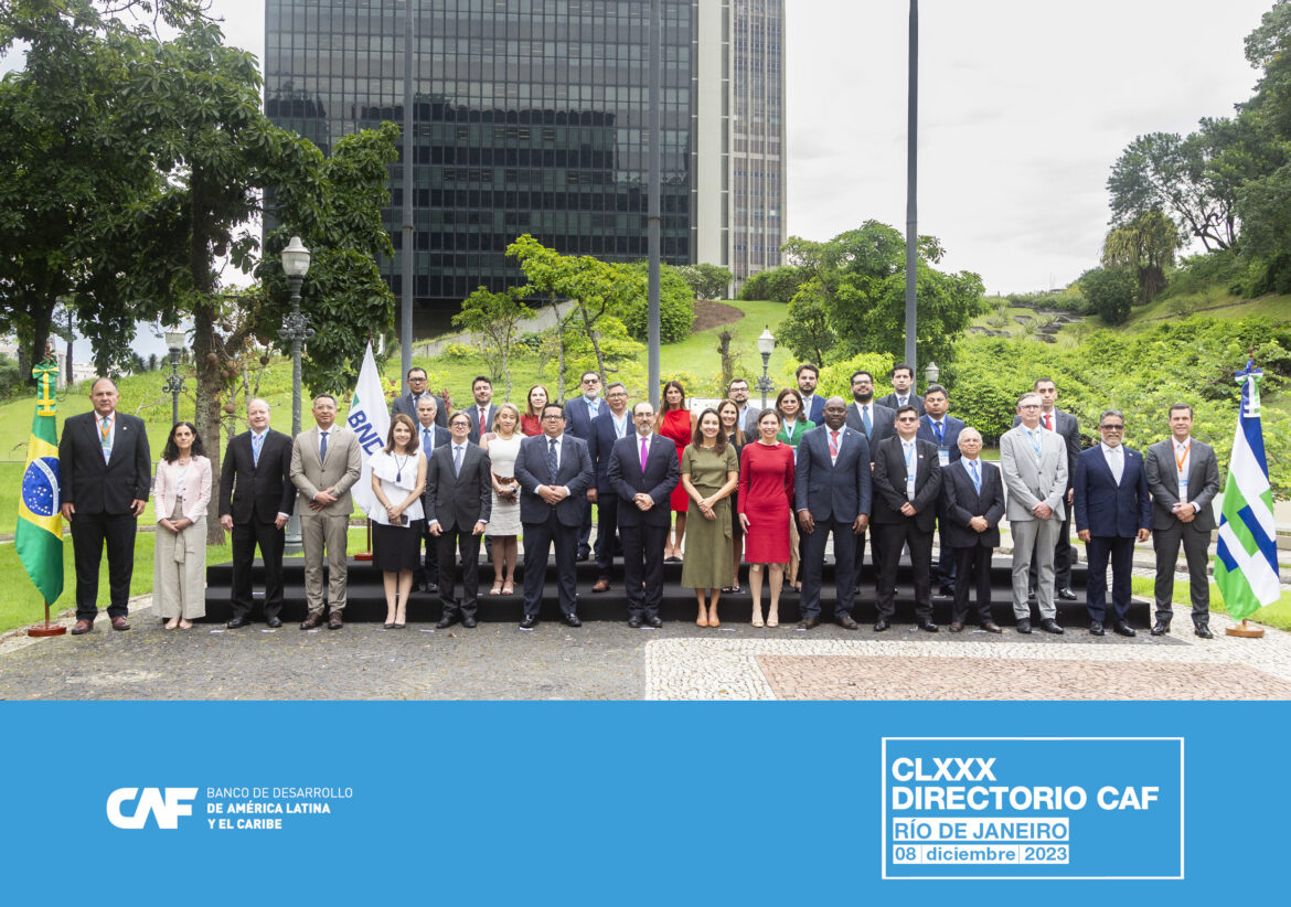 Foto Familia Directorio CAF Brasil